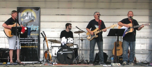 Coyotes on stage: Eric, Braedon, Burke, Peter