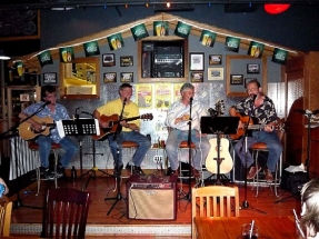 4 Coyotes on stage